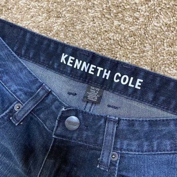 Kenneth Cole Straight Fit Hitete Jeans - Picture 3 of 6